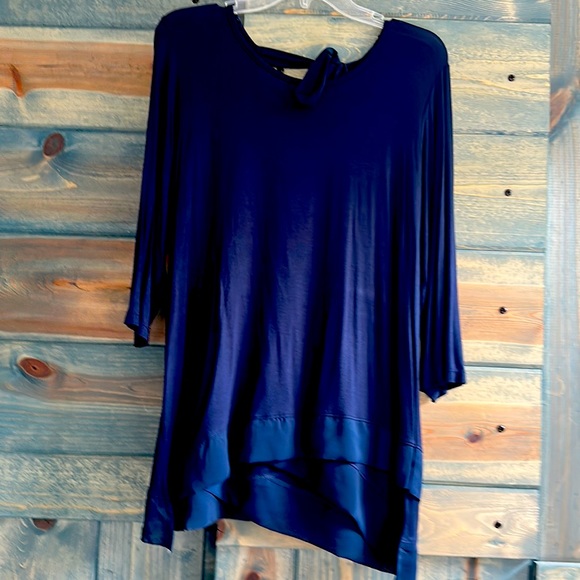 Women’s navy tunic- can wear with everything! - Picture 1 of 5